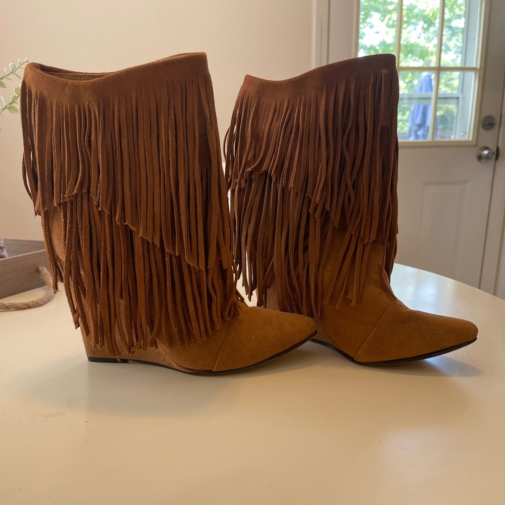 Wedge boots with fringe
